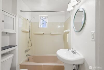 5833 Woodlawn Avenue N, Seattle, WA 98103 - Photo 31