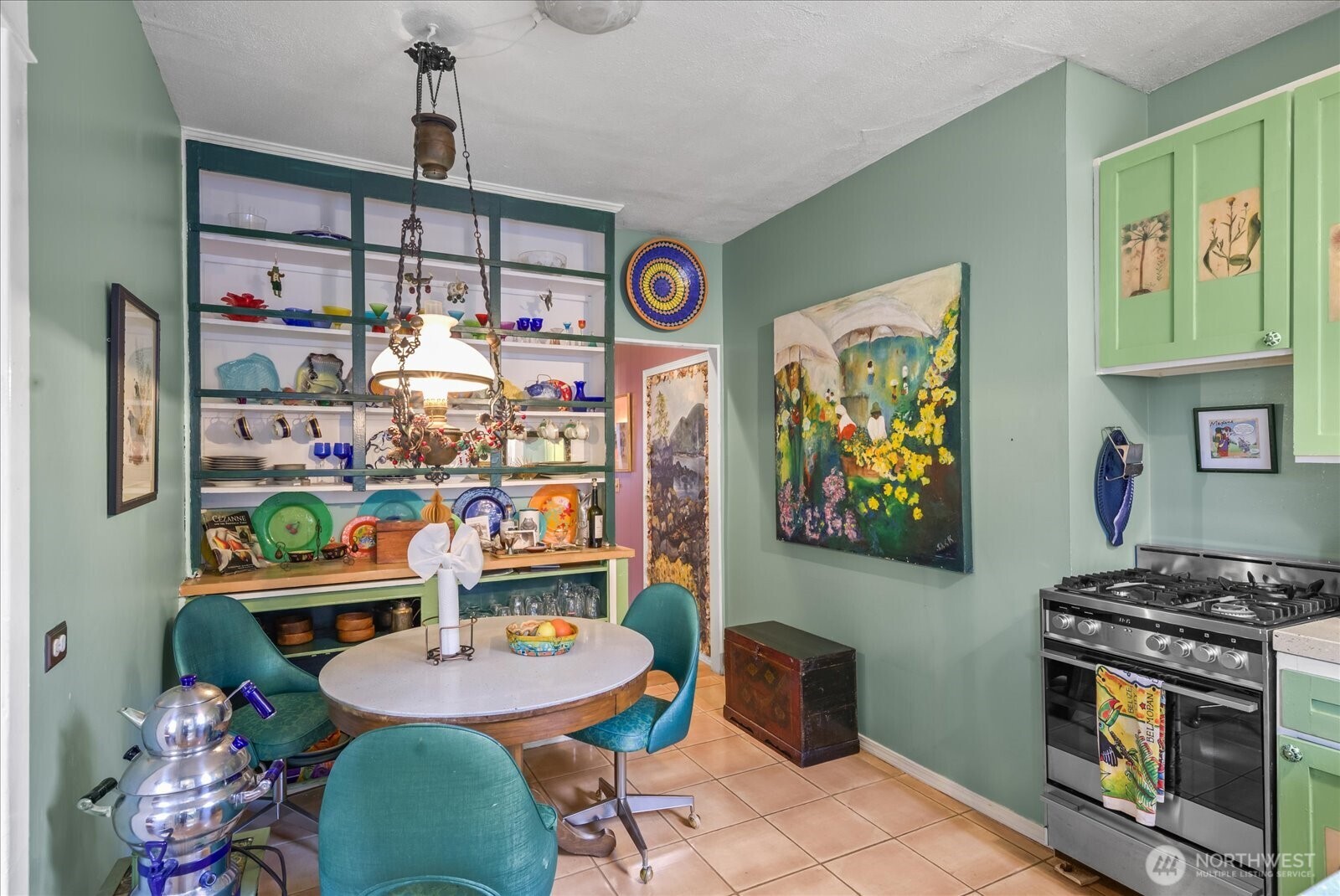 5833 Woodlawn Avenue N, Seattle, WA 98103