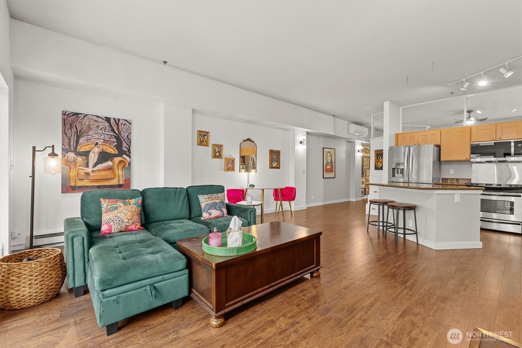 526 1st Avenue S #404, Seattle, WA 98104