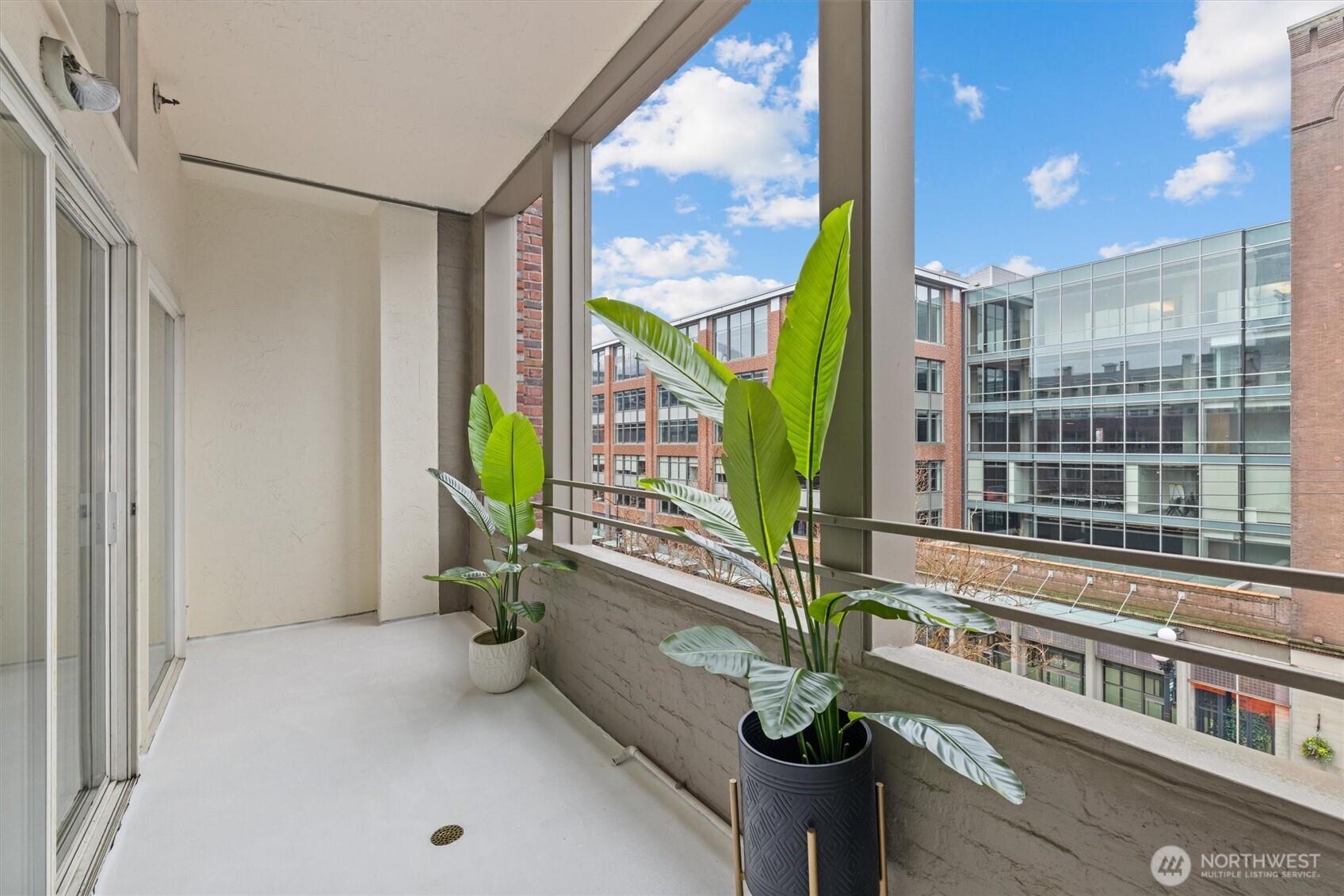 526 1st Avenue S #404, Seattle, WA 98104