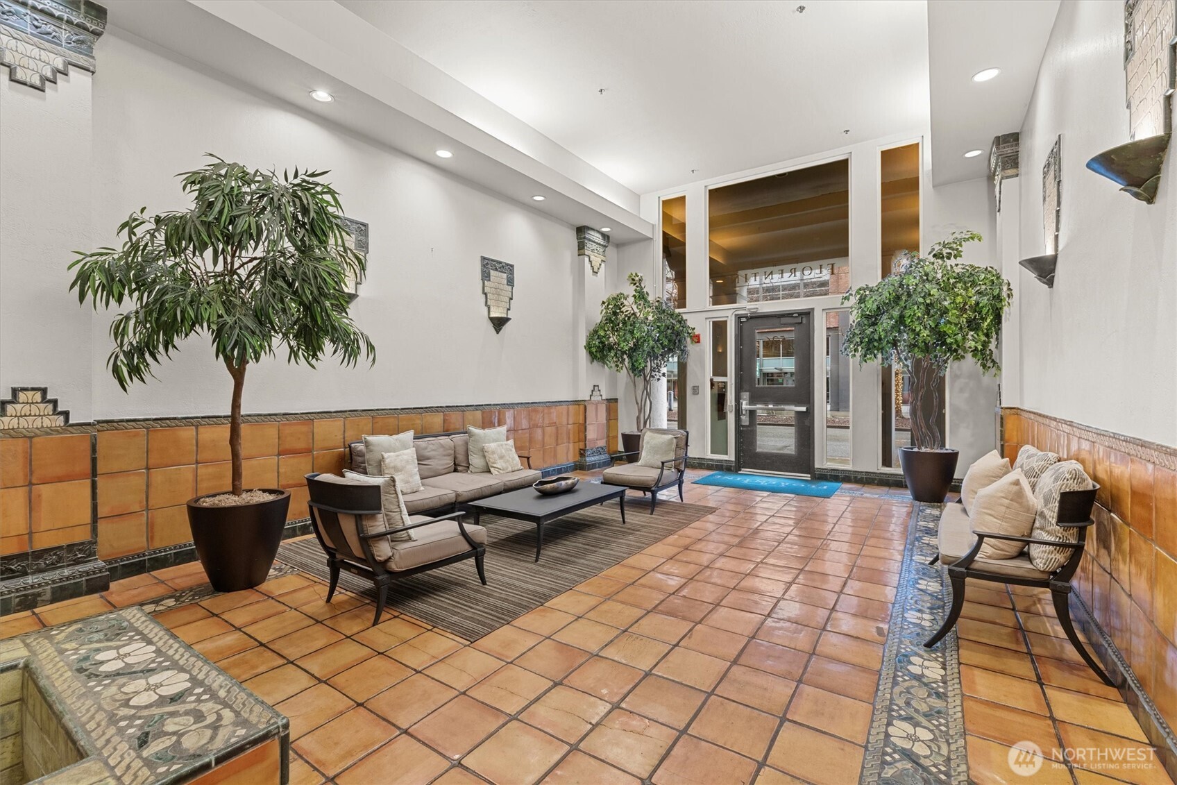 526 1st Avenue S #404, Seattle, WA 98104