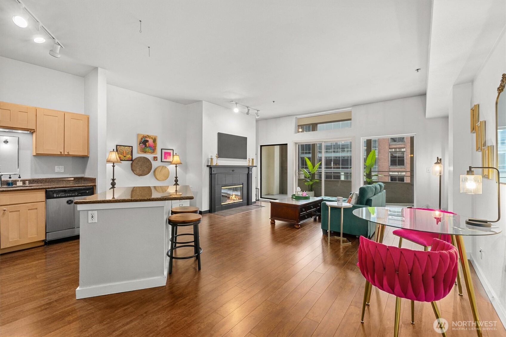 526 1st Avenue S #404, Seattle, WA 98104