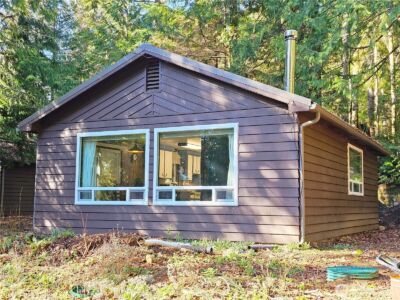 121 Bay View Avenue , Brinnon, WA 98320