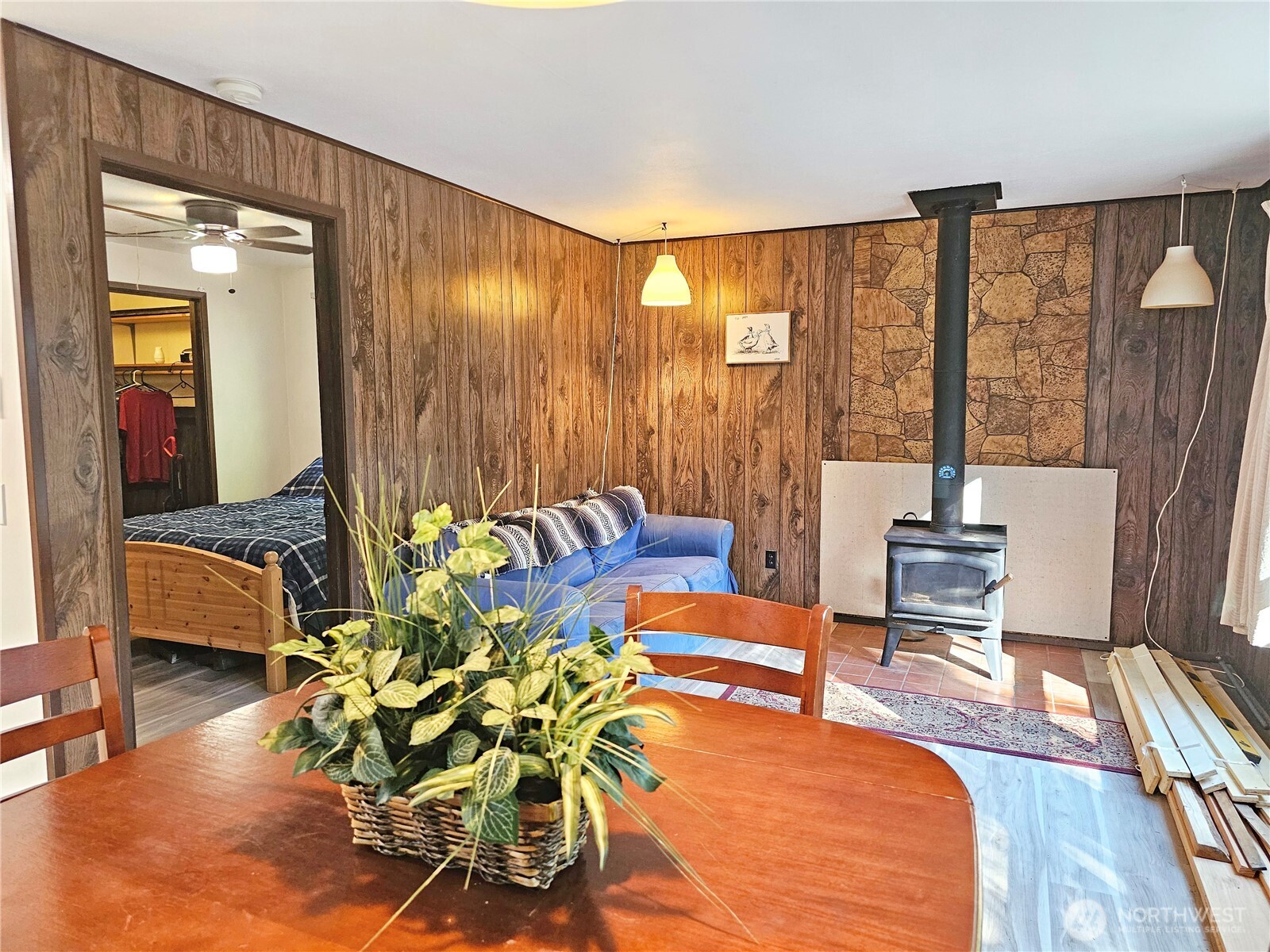 121 Bay View Avenue , Brinnon, WA 98320