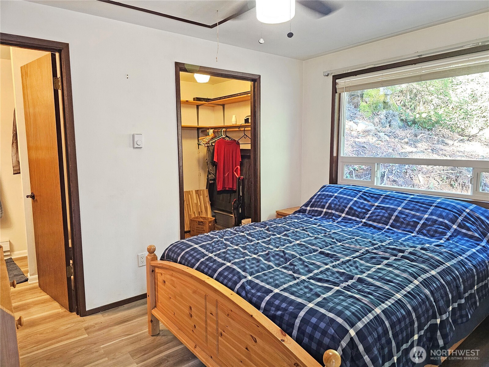 121 Bay View Avenue , Brinnon, WA 98320