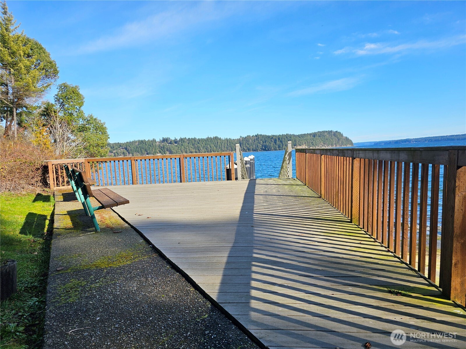 121 Bay View Avenue , Brinnon, WA 98320