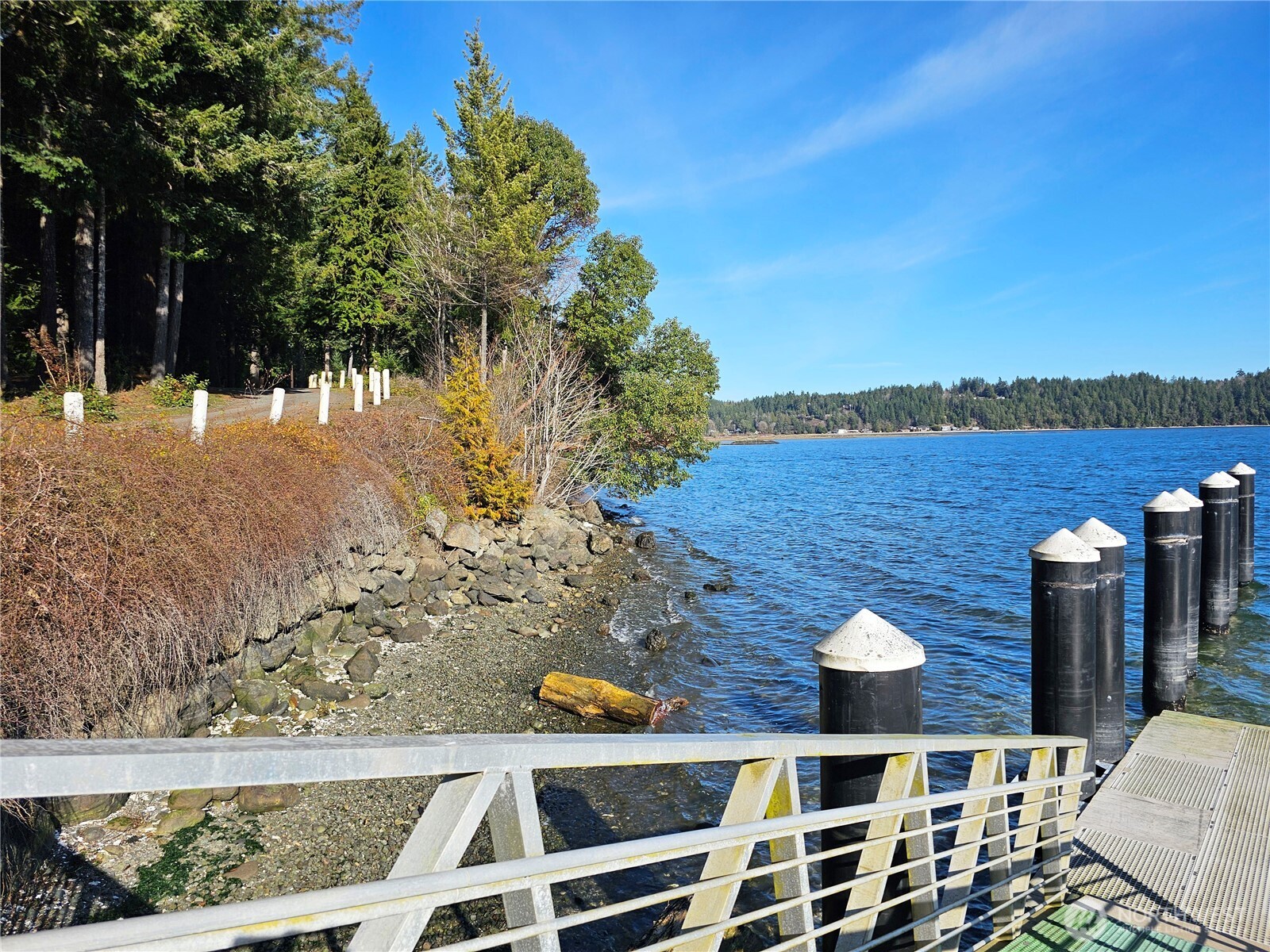 121 Bay View Avenue , Brinnon, WA 98320