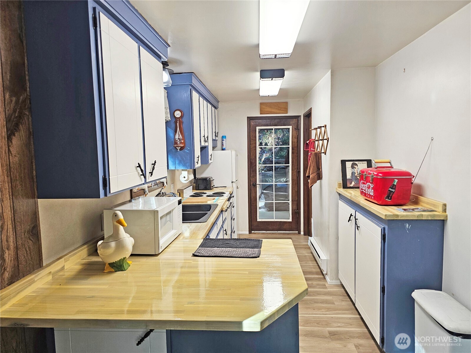 121 Bay View Avenue , Brinnon, WA 98320