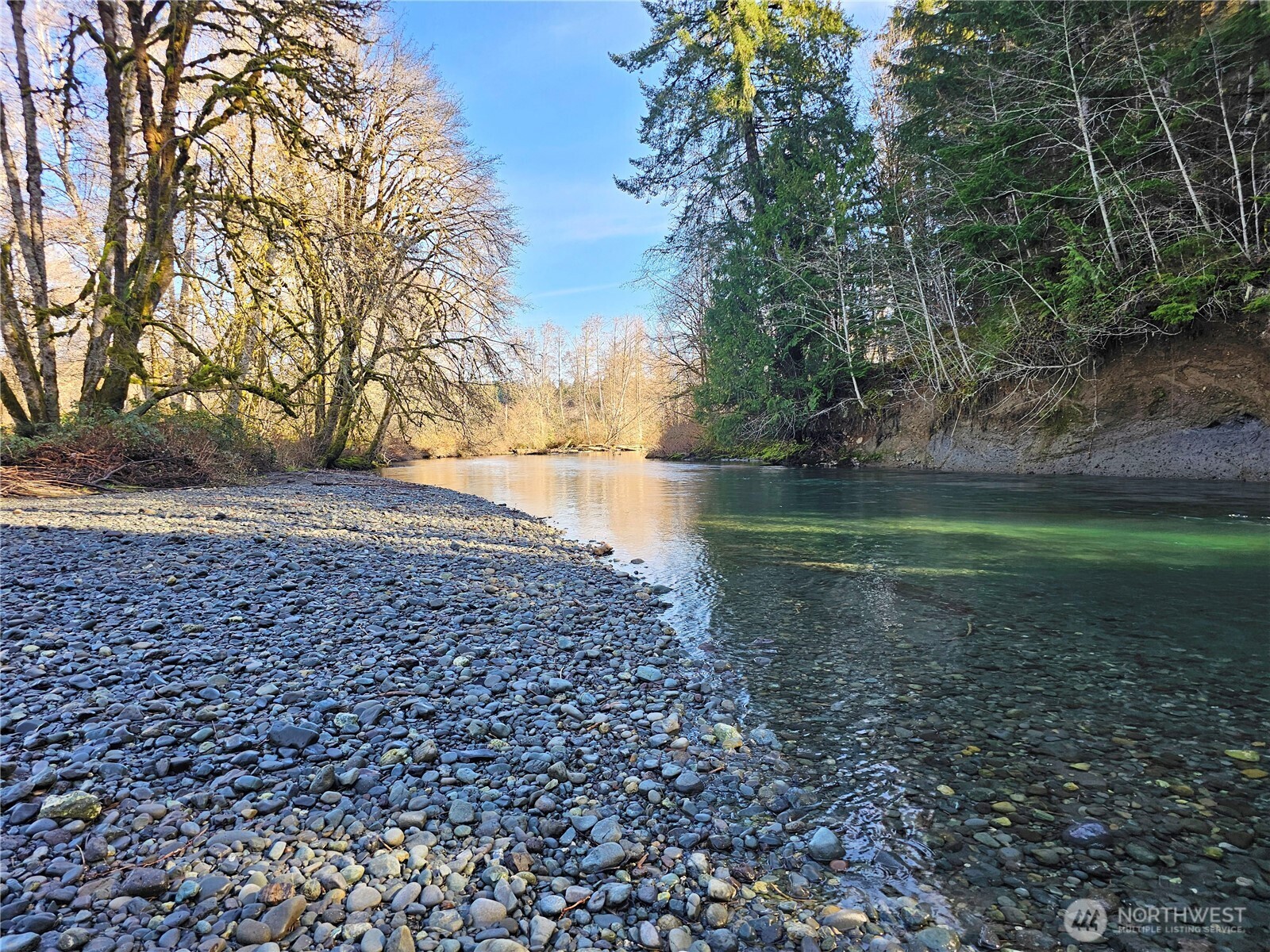 121 Bay View Avenue , Brinnon, WA 98320