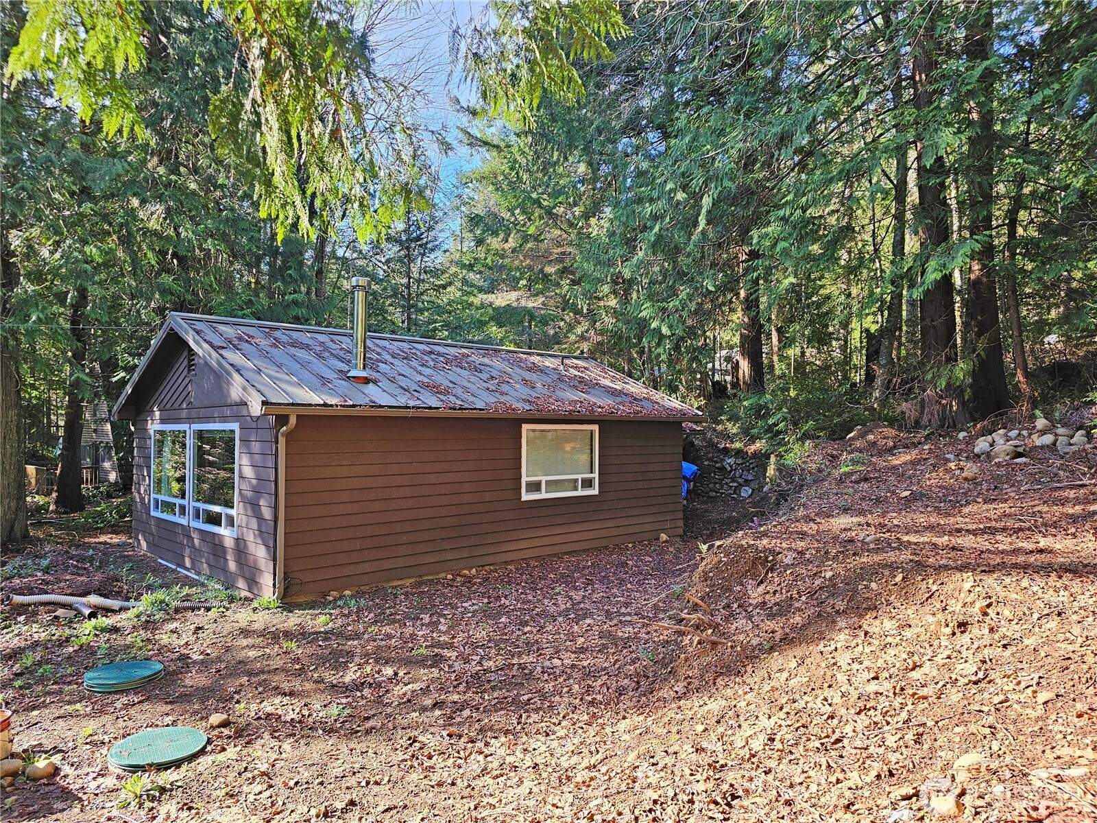 121 Bay View Avenue , Brinnon, WA 98320