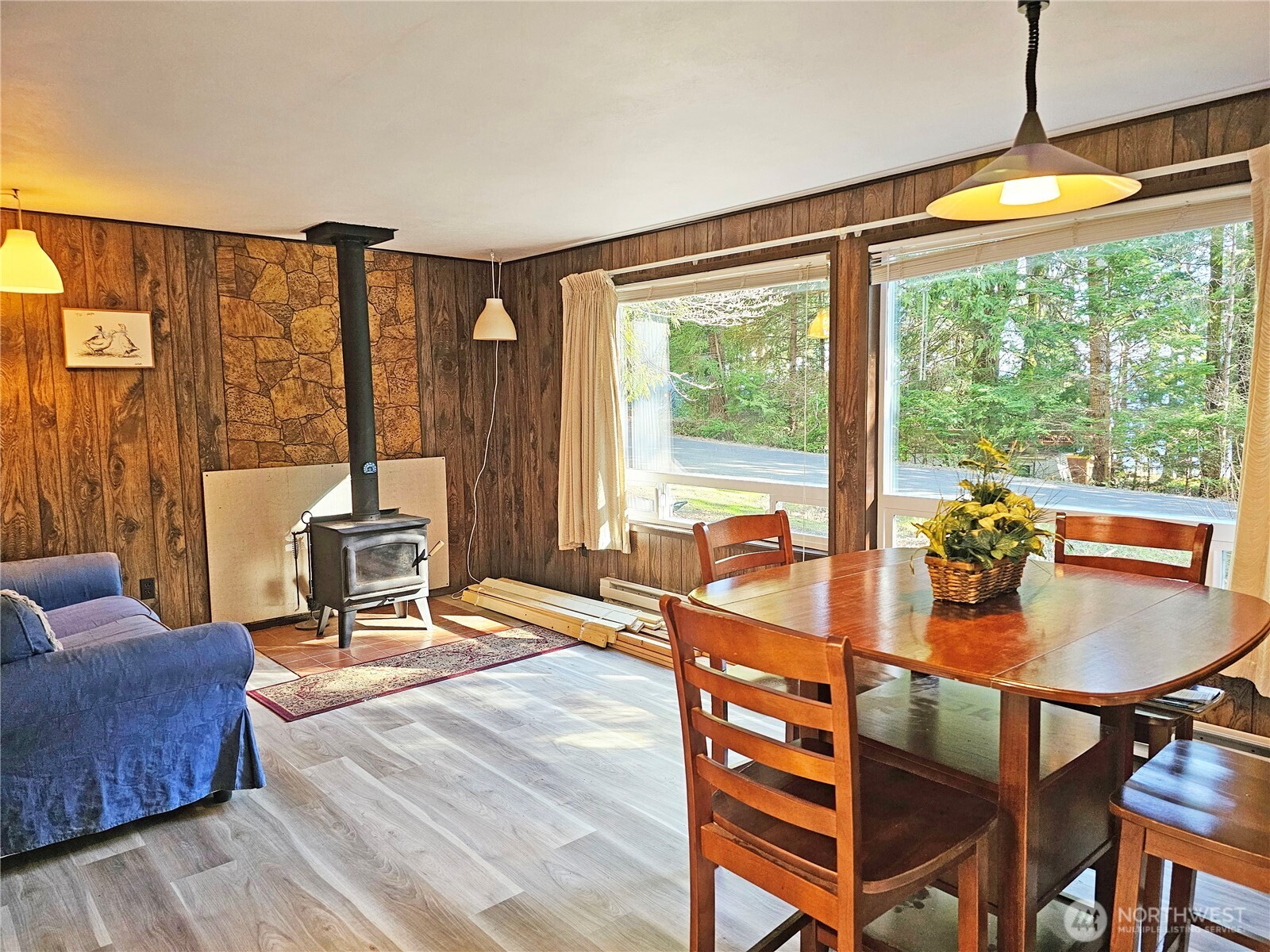 121 Bay View Avenue , Brinnon, WA 98320