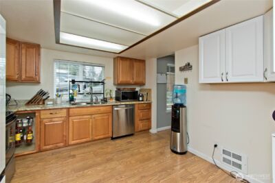 10319 SE 228th Street , Kent, WA 98031 - Photo 8