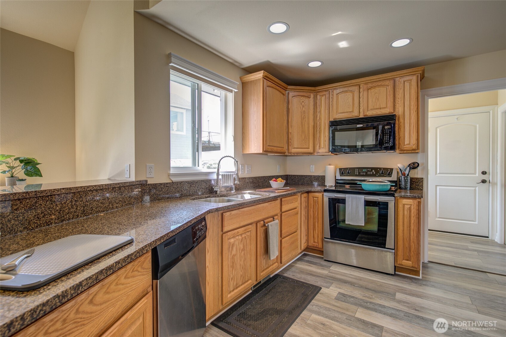 600 Ocean Shores Boulevard SW, Ocean Shores, WA 98569