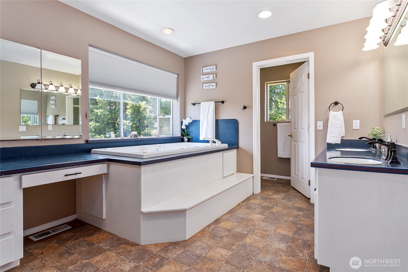 2176 Burk Road , Blaine, WA 98230