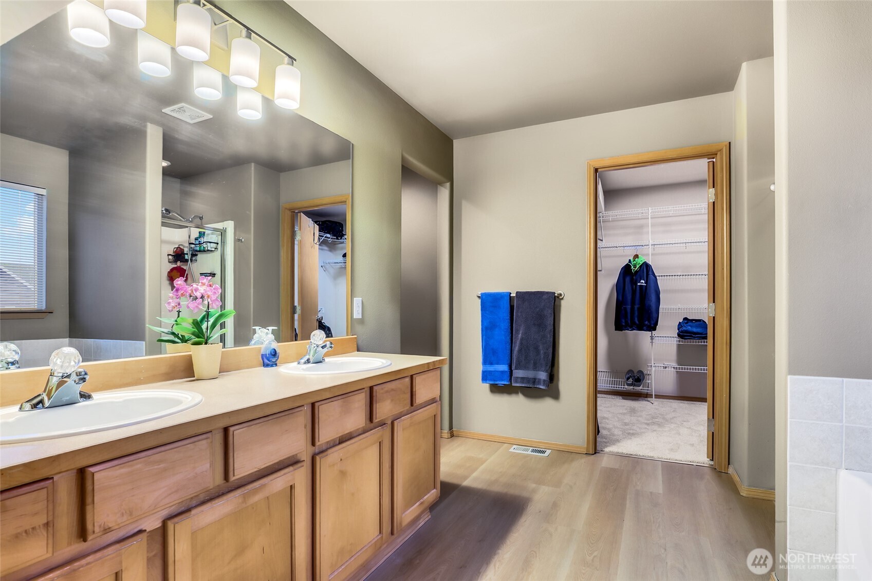 9406 225th Way NE, Redmond, WA 98053