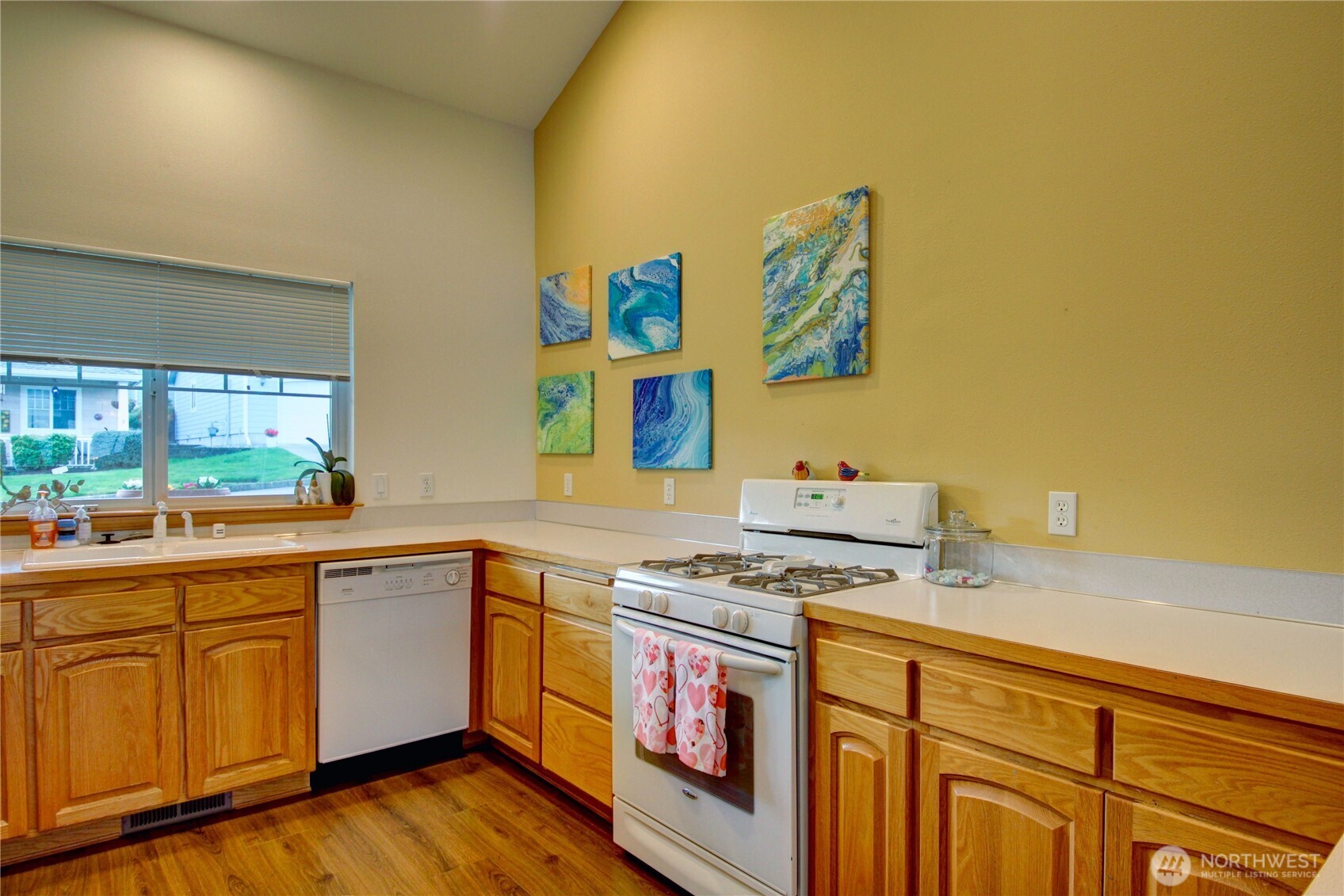 170 NW 13th Court , Oak Harbor, WA 98277