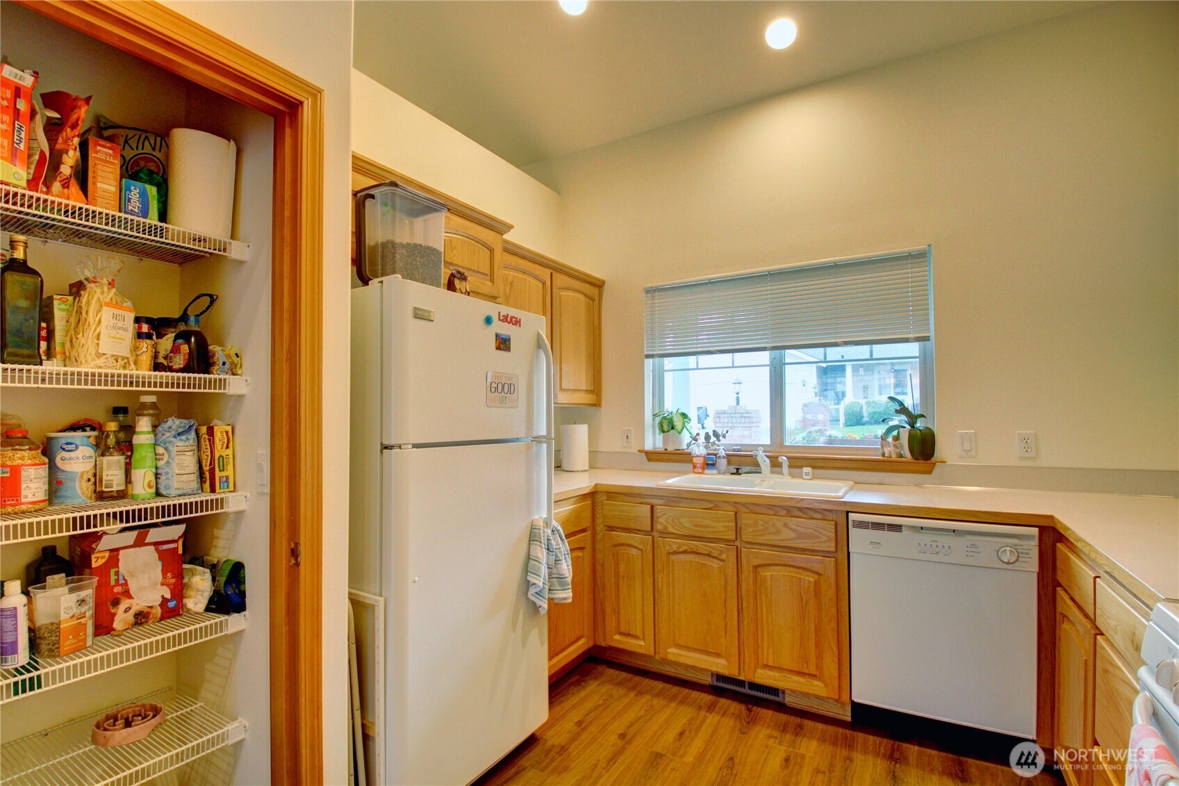 170 NW 13th Court , Oak Harbor, WA 98277