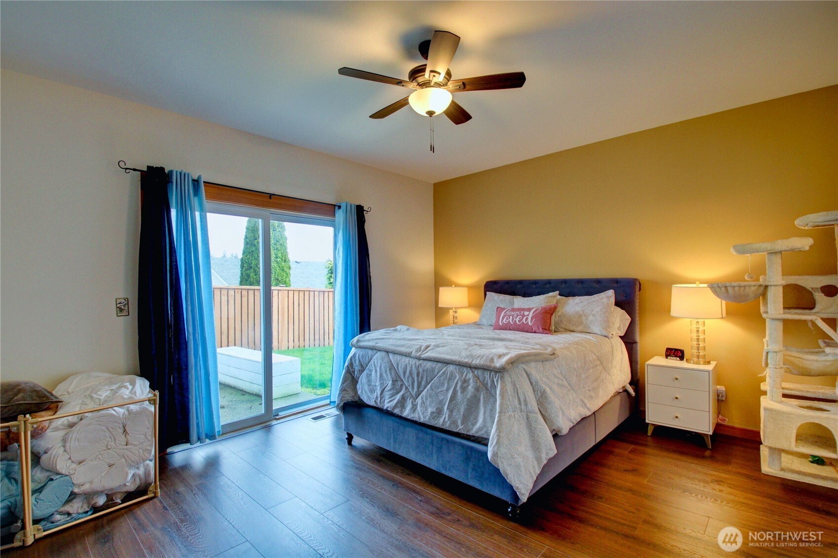 170 NW 13th Court , Oak Harbor, WA 98277