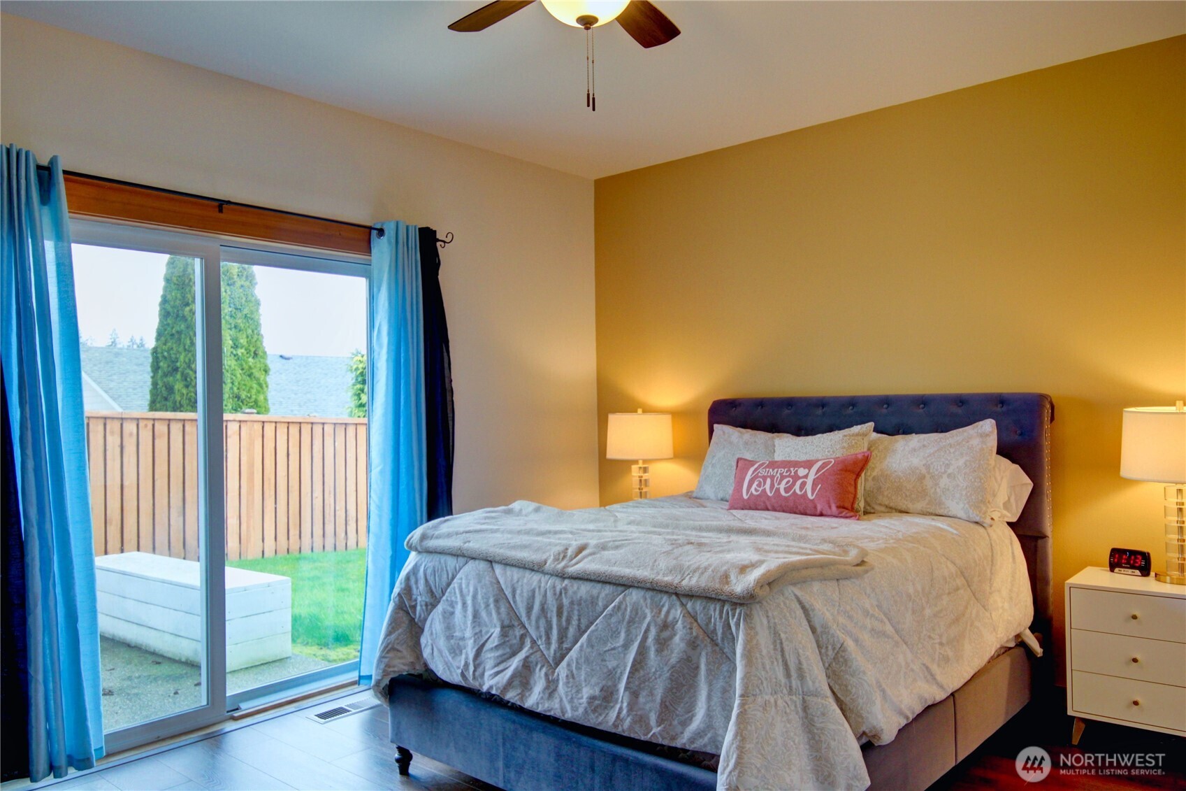 170 NW 13th Court , Oak Harbor, WA 98277