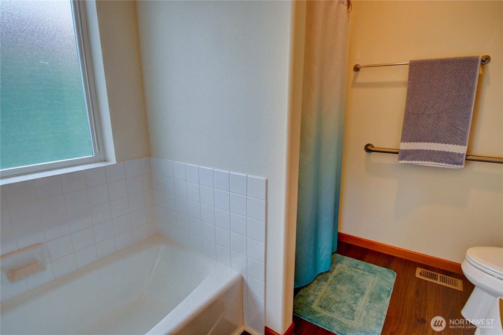 170 NW 13th Court , Oak Harbor, WA 98277