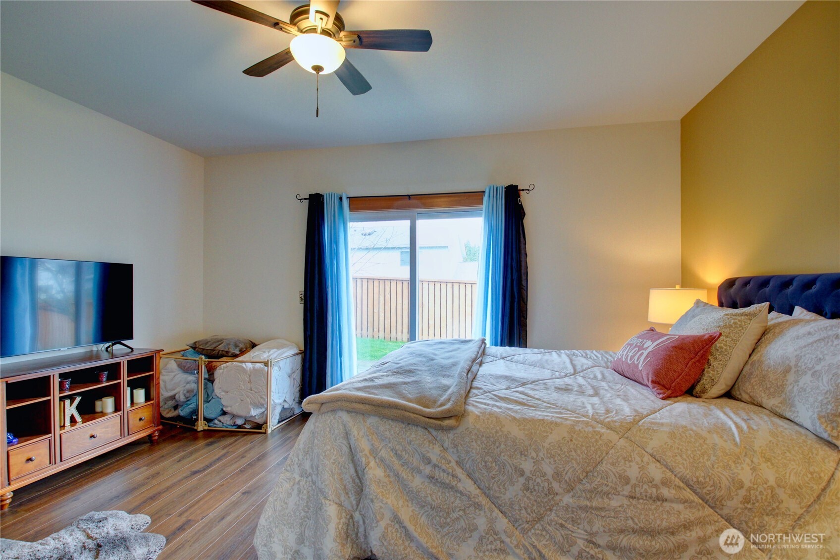 170 NW 13th Court , Oak Harbor, WA 98277