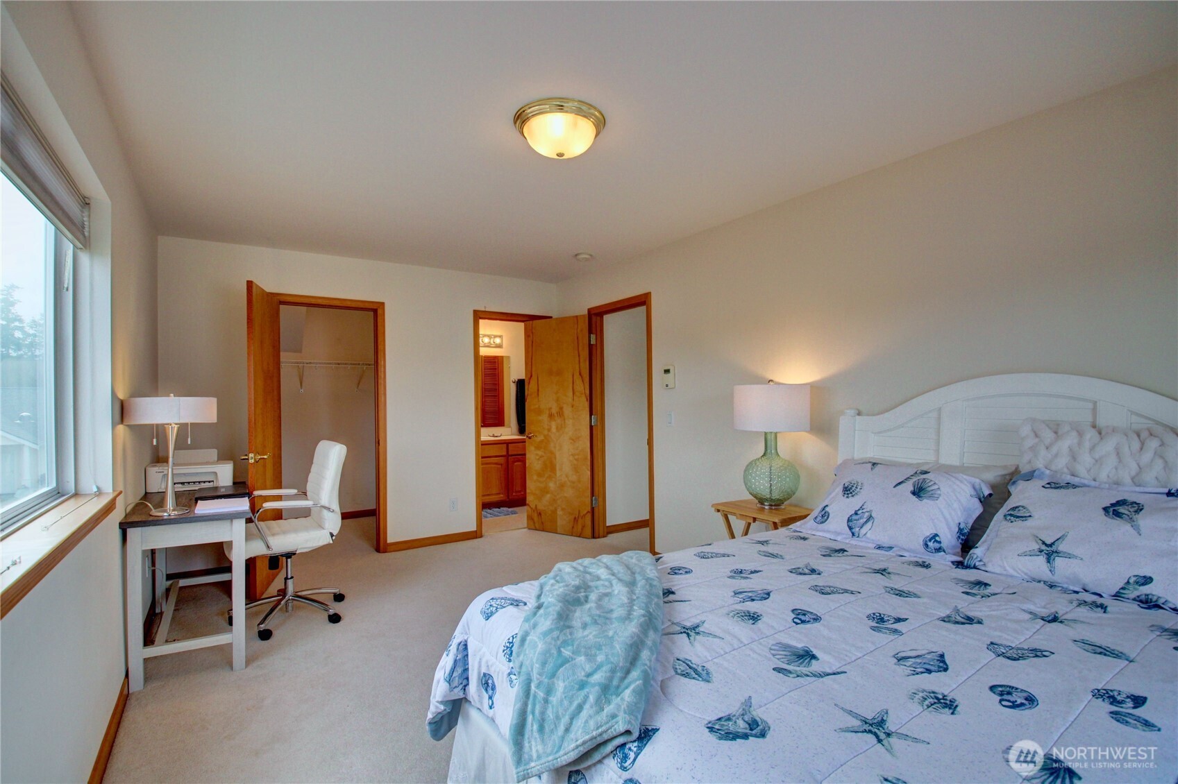 170 NW 13th Court , Oak Harbor, WA 98277