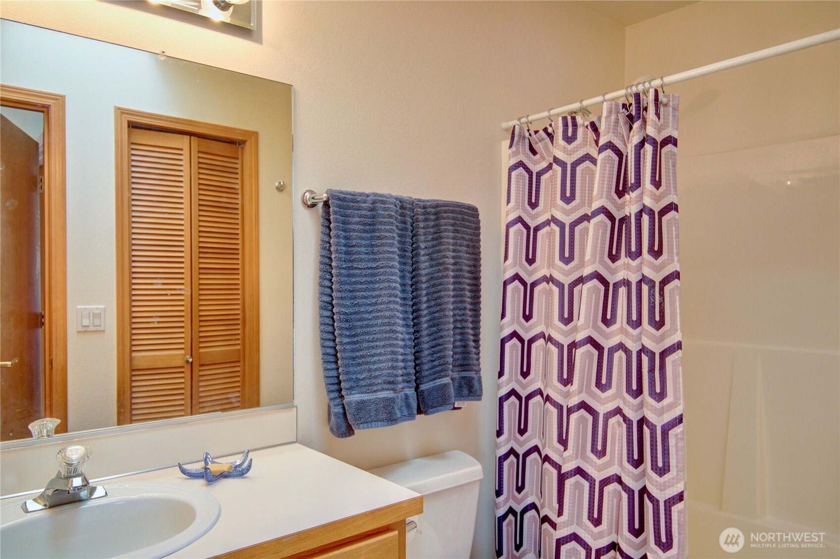 170 NW 13th Court , Oak Harbor, WA 98277