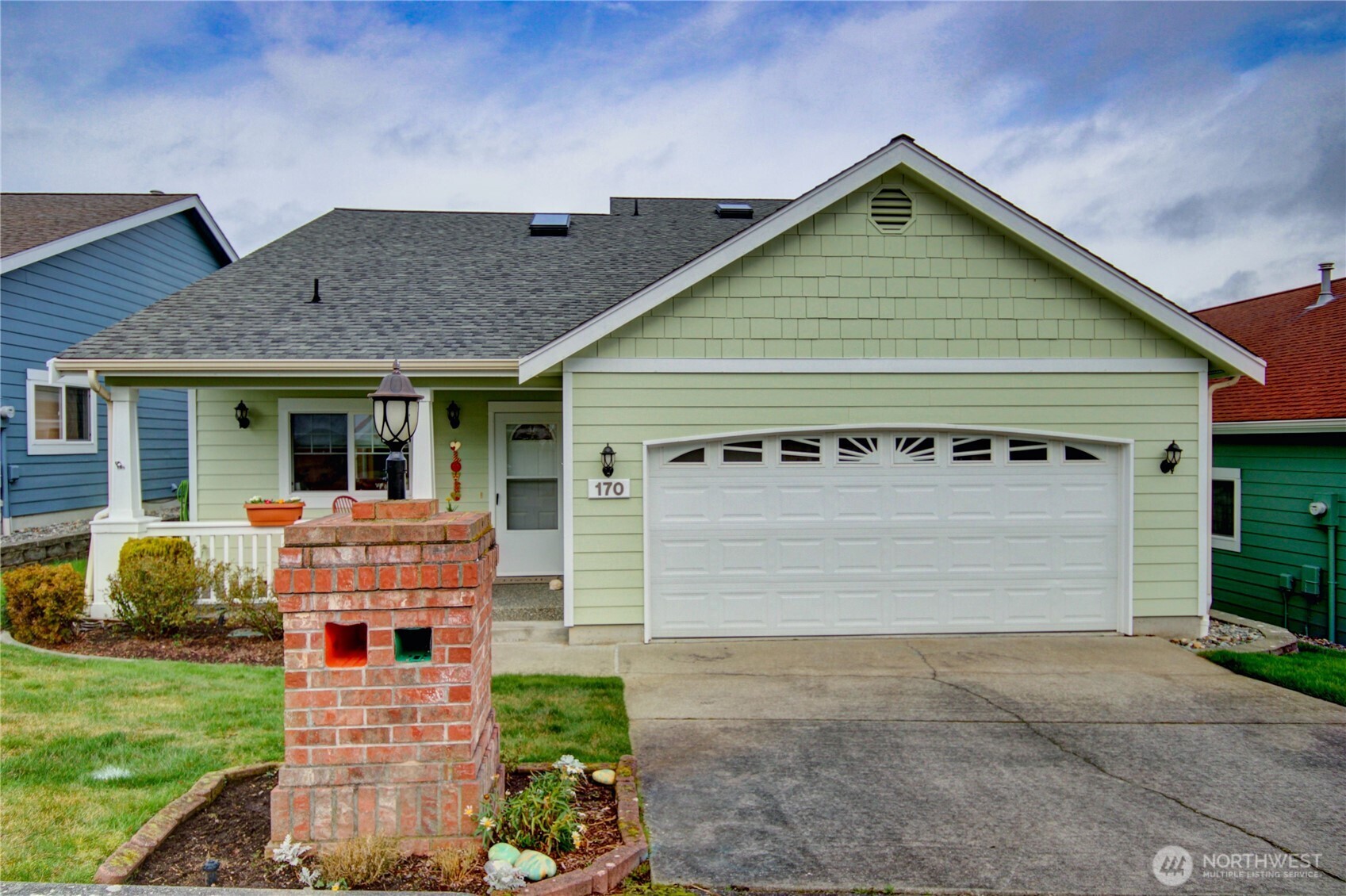 170 NW 13th Court , Oak Harbor, WA 98277