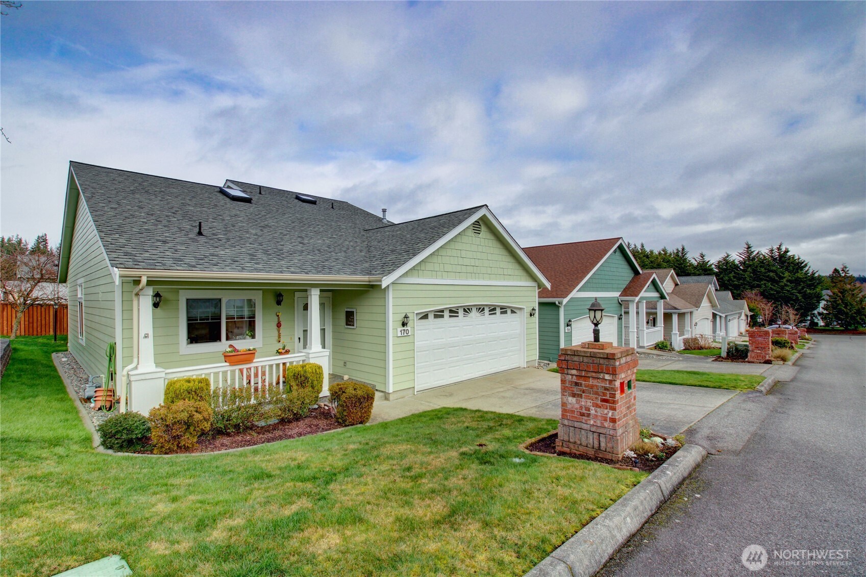 170 NW 13th Court , Oak Harbor, WA 98277