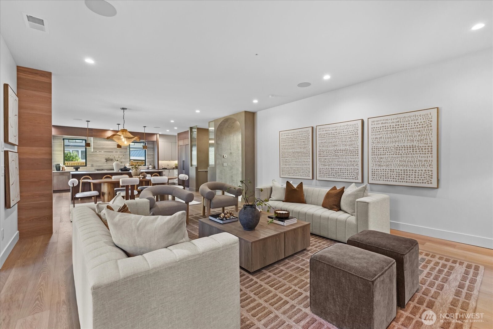 1020 107th Avenue SE, Bellevue, WA 98004