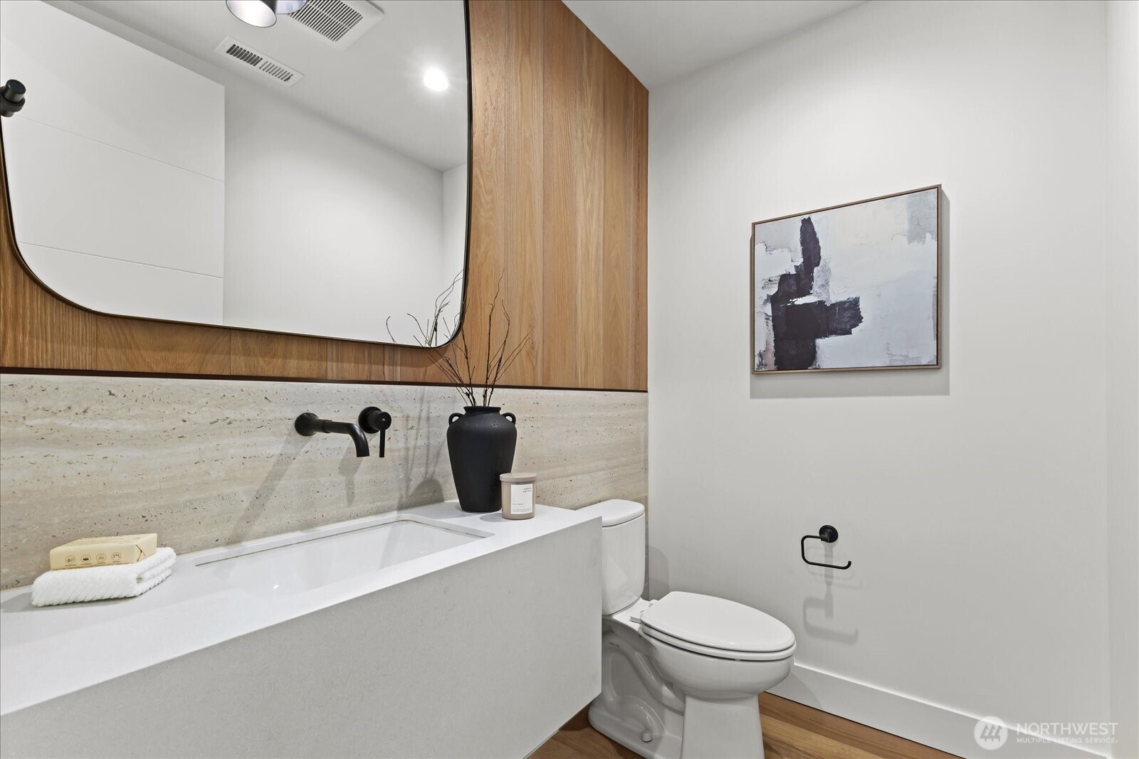 1020 107th Avenue SE, Bellevue, WA 98004