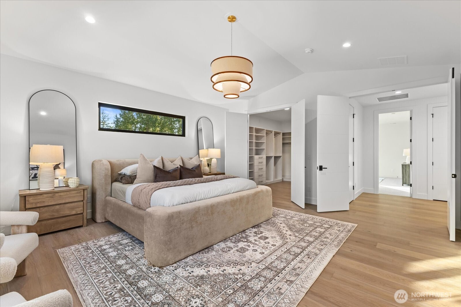 1020 107th Avenue SE, Bellevue, WA 98004