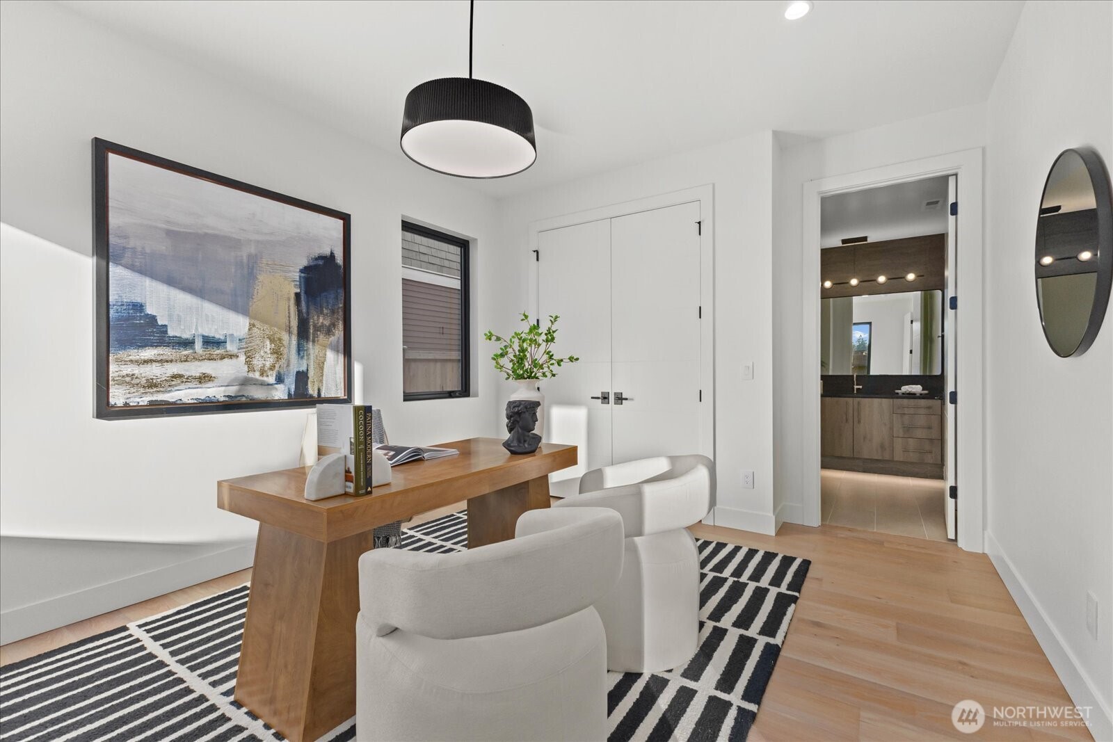 1020 107th Avenue SE, Bellevue, WA 98004