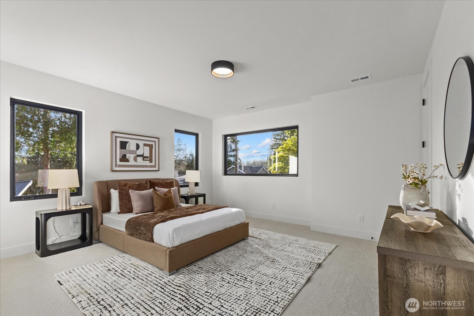 1020 107th Avenue SE, Bellevue, WA 98004