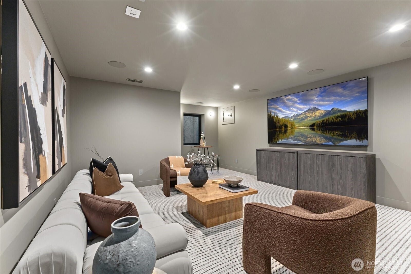 1020 107th Avenue SE, Bellevue, WA 98004