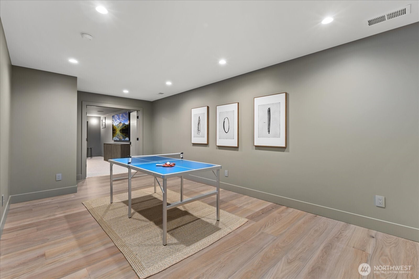 1020 107th Avenue SE, Bellevue, WA 98004