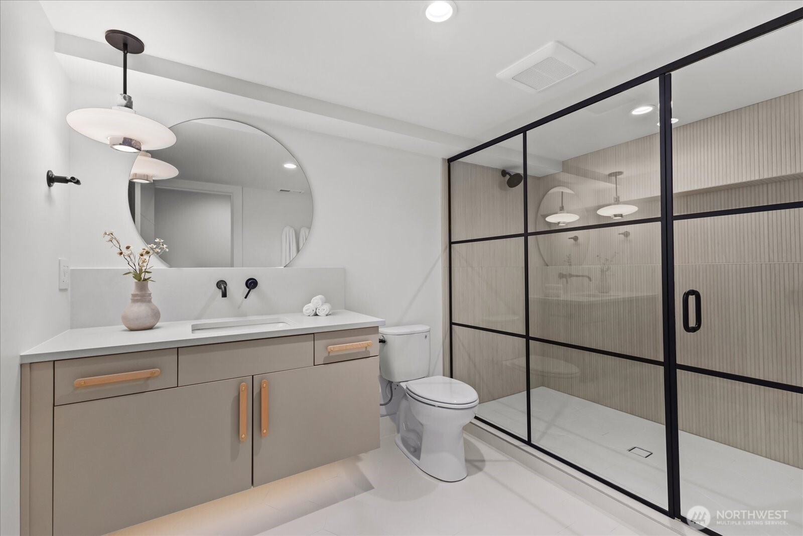 1020 107th Avenue SE, Bellevue, WA 98004