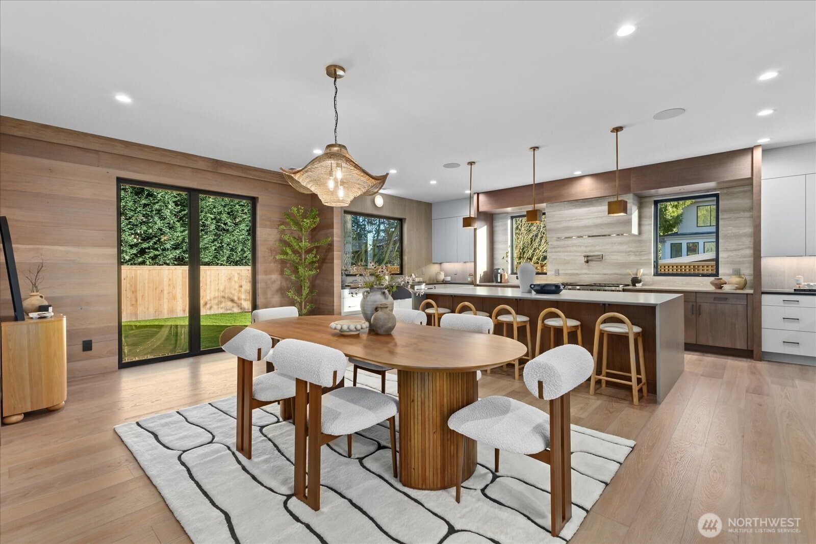 1020 107th Avenue SE, Bellevue, WA 98004