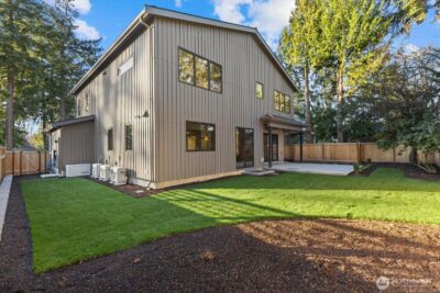 1020 107th Avenue SE, Bellevue, WA 98004 - Photo 35