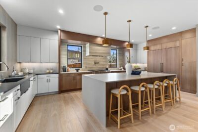 1020 107th Avenue SE, Bellevue, WA 98004 - Photo 5