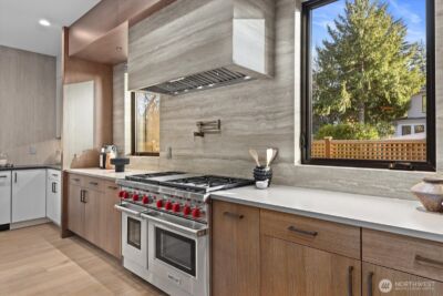 1020 107th Avenue SE, Bellevue, WA 98004 - Photo 7