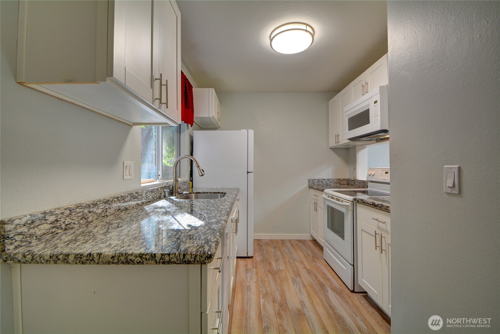 4807 180th Street SW #E105, Lynnwood, WA 98037
