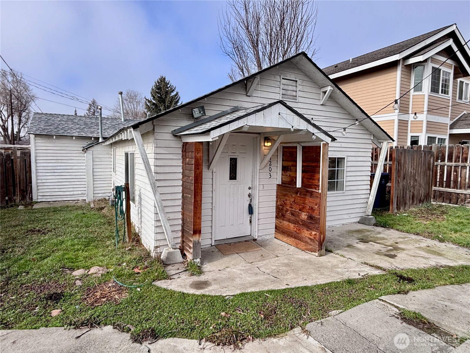 1203 N Okanogan Street , Ellensburg, WA 98926