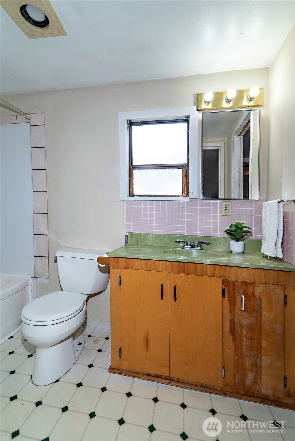 1203 N Okanogan Street , Ellensburg, WA 98926