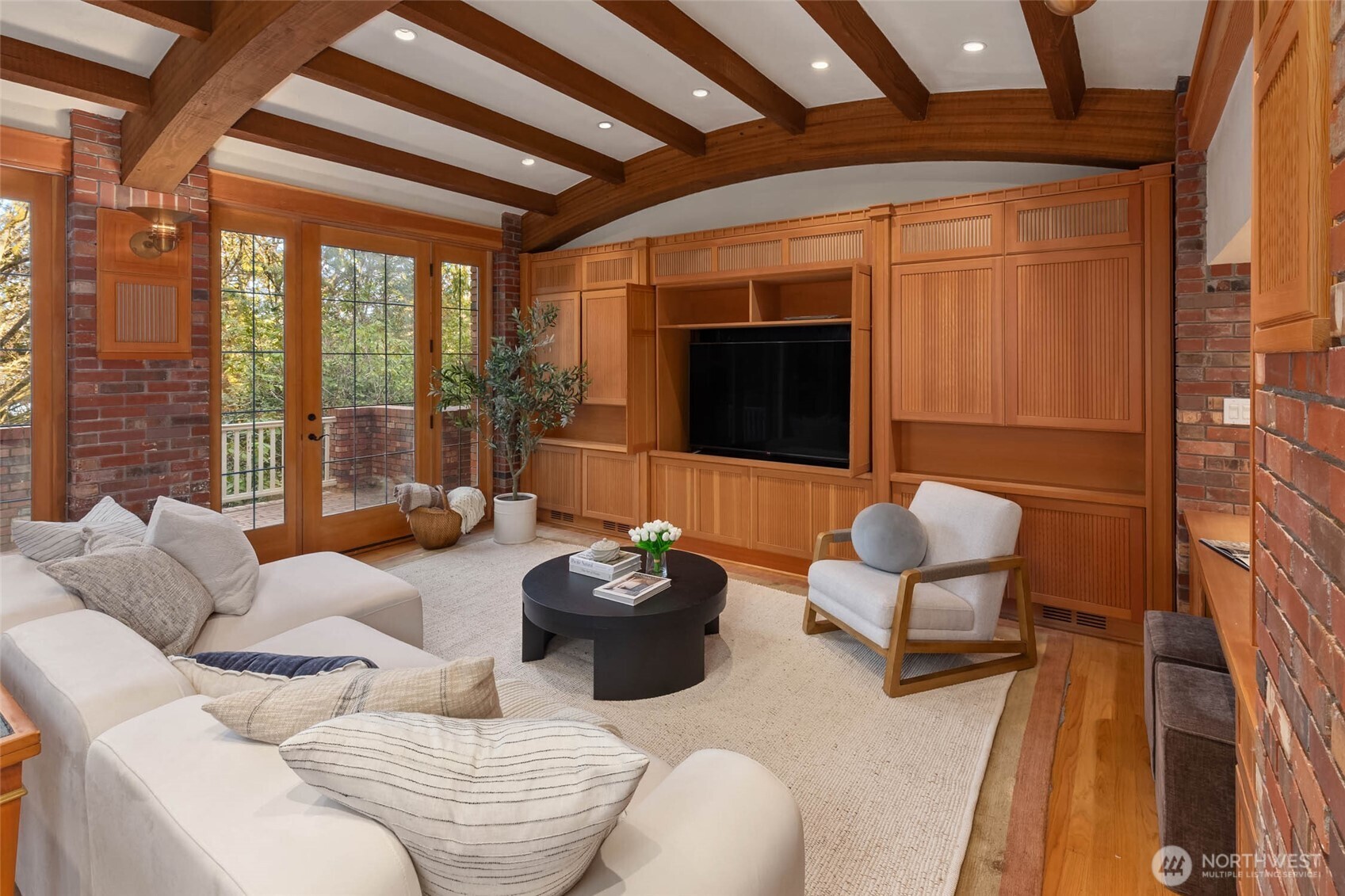 300 Maiden Lane E, Seattle, WA 98112