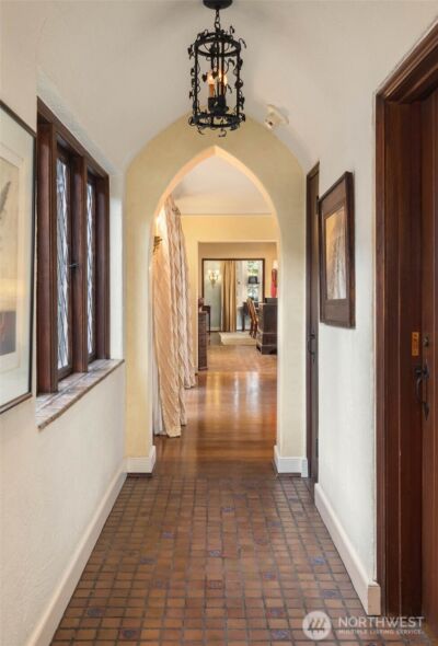 300 Maiden Lane E, Seattle, WA 98112 - Photo 21