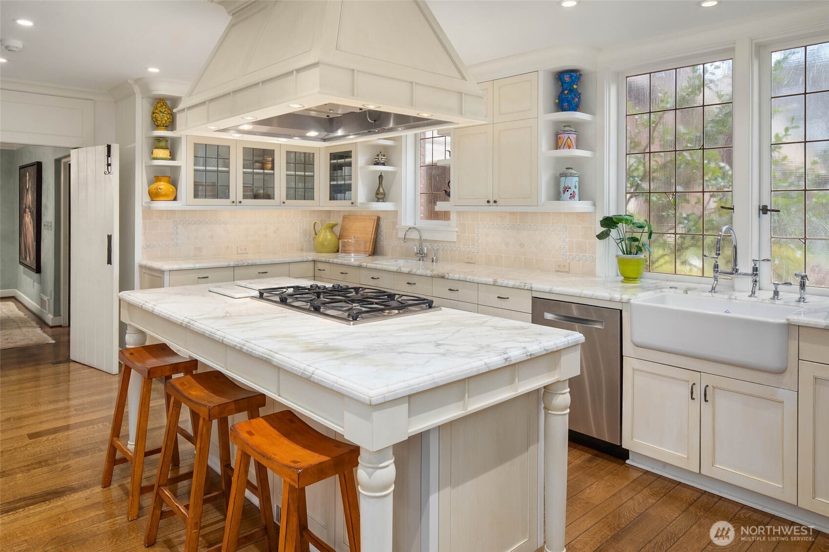 300 Maiden Lane E, Seattle, WA 98112