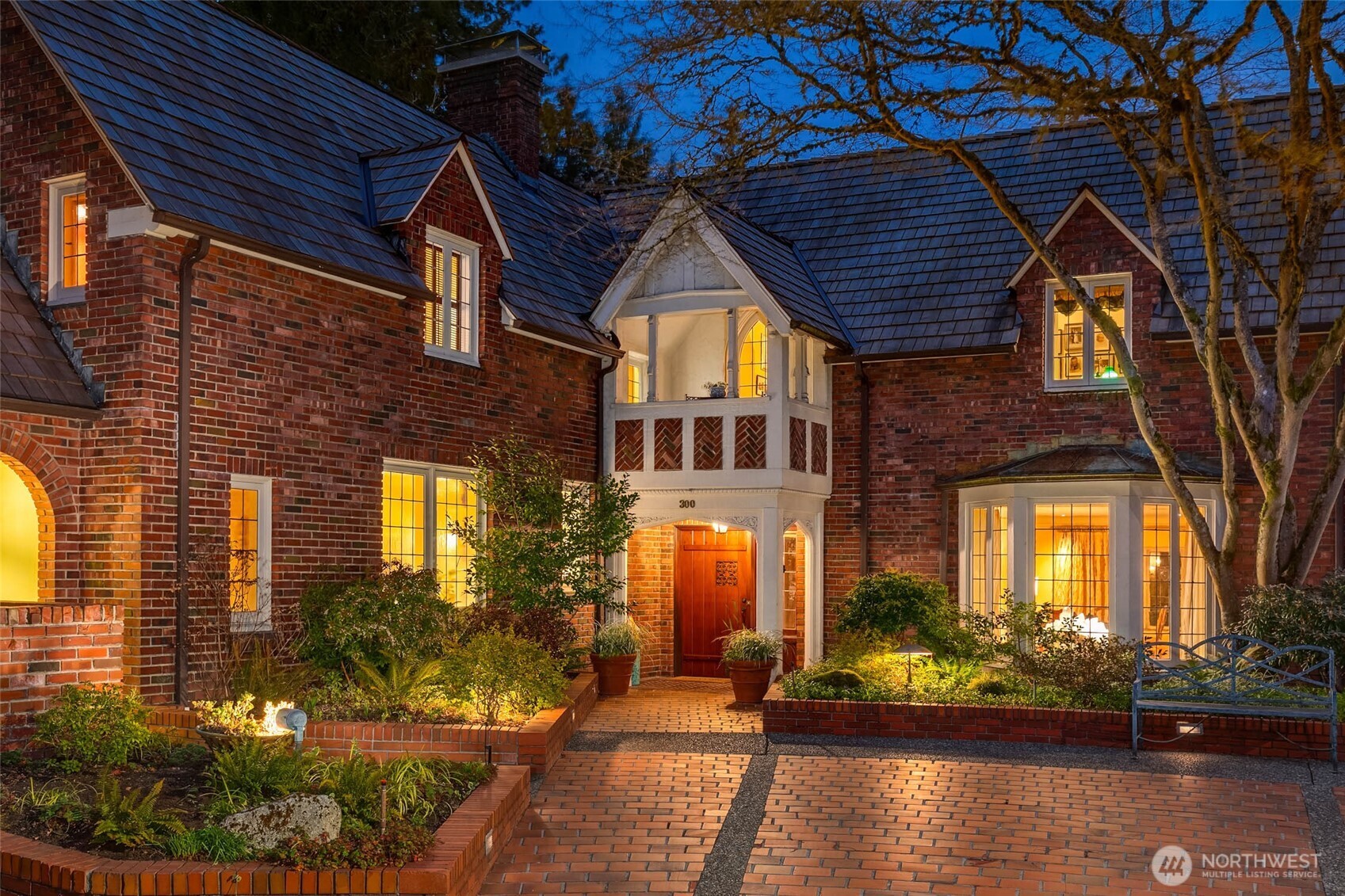 300 Maiden Lane E, Seattle, WA 98112