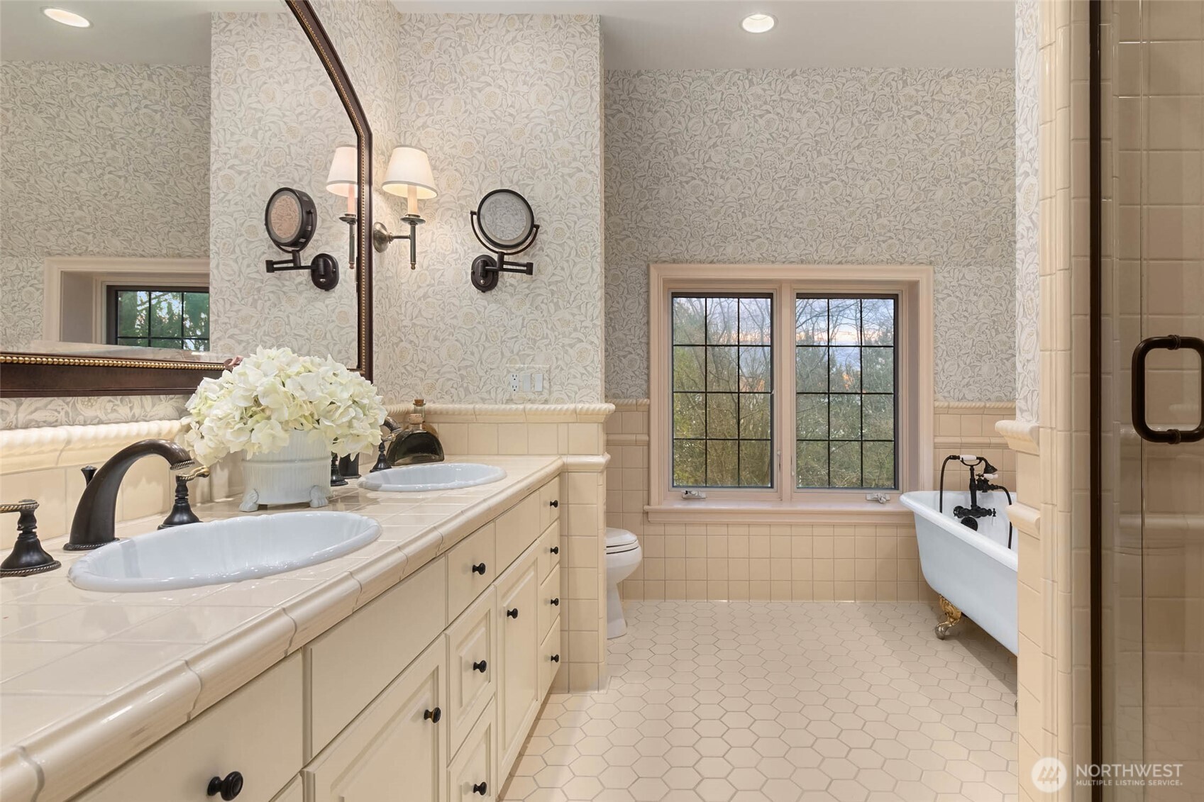 300 Maiden Lane E, Seattle, WA 98112