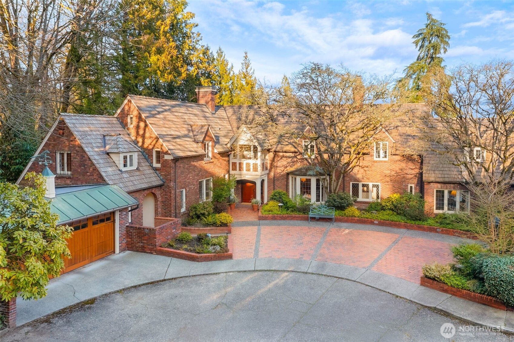 300 Maiden Lane E, Seattle, WA 98112